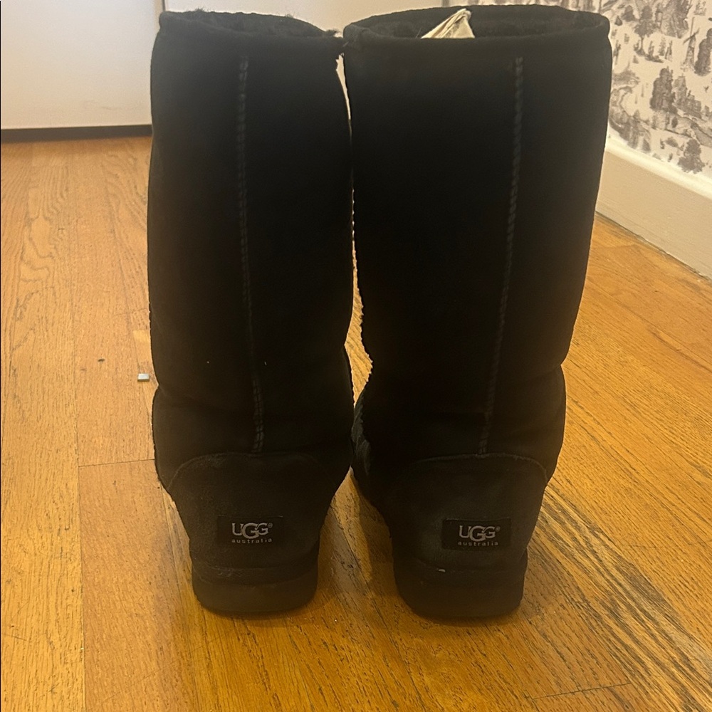 UGG Women's Classic Black Winter Boots